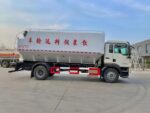 HOWO 4X2 bulk feed transport truck - Image 4
