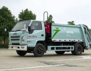 شاحنة قمامة مضغوطة