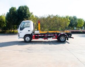 ISUZU Hookloader