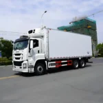 26-foot refrigerated truck ISUZU - Image 2