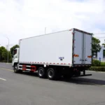 26-foot refrigerated truck ISUZU - Image 4