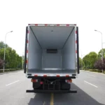 26-foot refrigerated truck ISUZU - Image 5