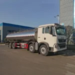 22000L Milk Tank Truck HOWO - Image 2