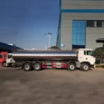 22000L Milk Tank Truck HOWO - Image 3