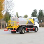 ⁦5000 Liters Sprinkler Truck ISUZU⁩ - الصورة ⁦4⁩